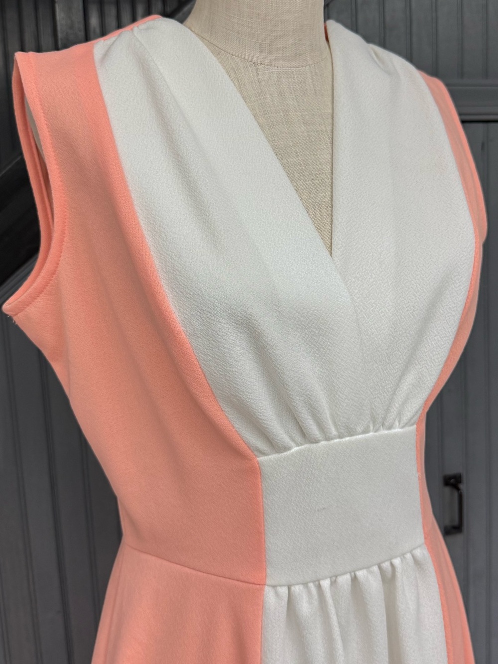 Vintage 70s Peach White Colorblock Hostess Maxi Dress Mod M/L VNeck Empire Waist - Picture 8 of 11